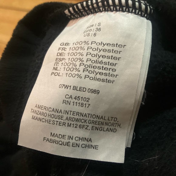 Bench fleece thumb holes high neck 10$ - Picture 5 of 6